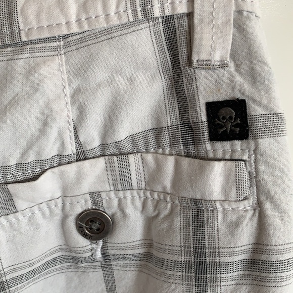 Men’s Grey & White Print Shorts - Picture 4 of 9